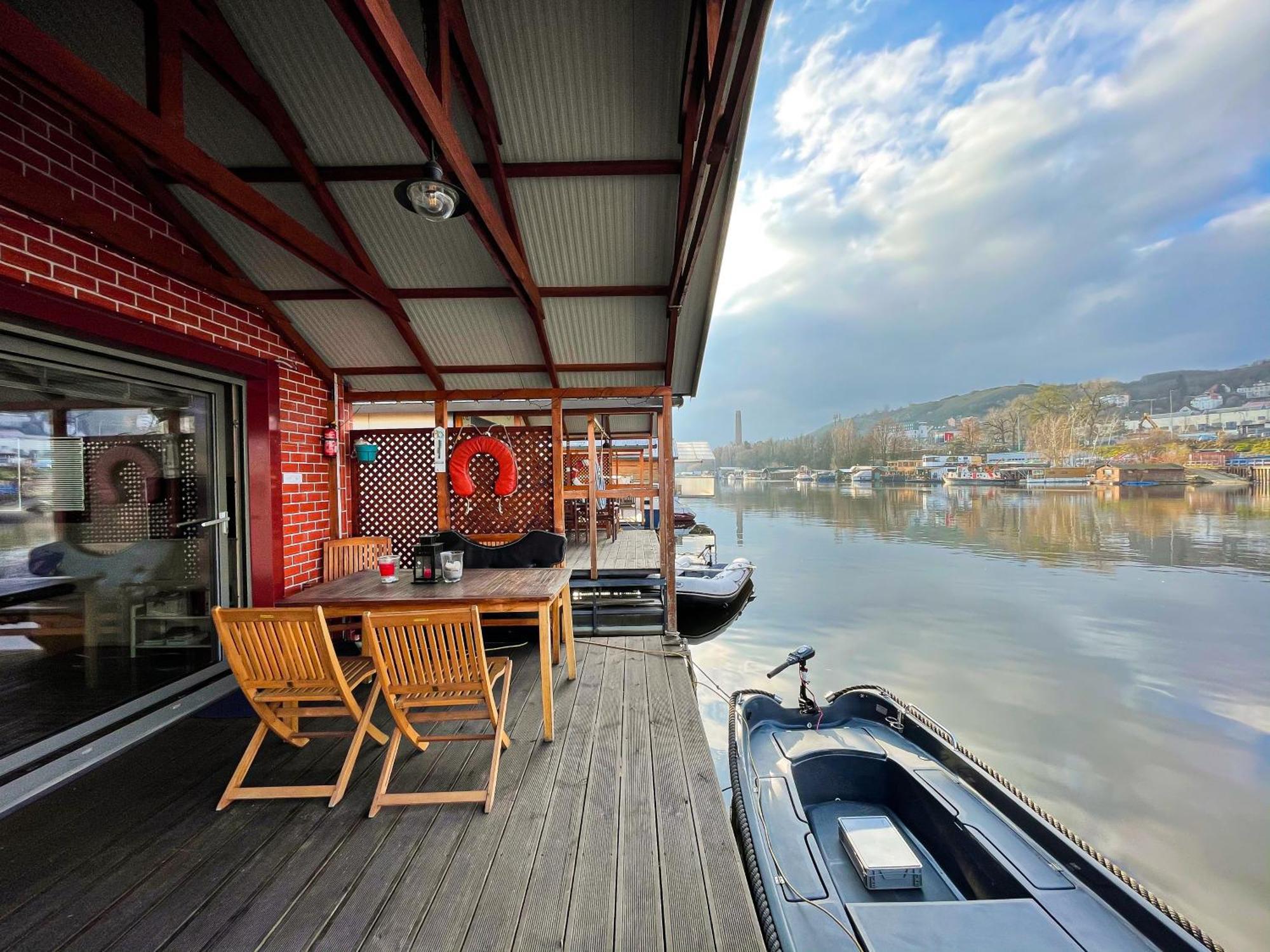 Готель Houseboat Benjamin - Houseboats Benjamin & Franklin Прага Екстер'єр фото